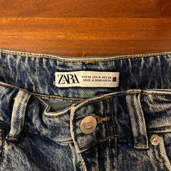 Super cute Zara shorts only worn once or twice - Picture 3 of 3